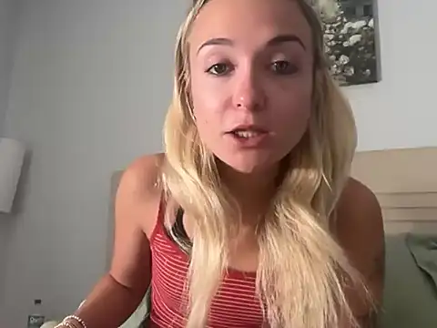 Snapshot of kelseyblu chatting on April 2026 01:27:01 AM kelseyblu online show from April 2026 01:27:01 AM