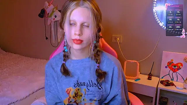 Snapshot of Maxine_gold chatting on March 2026 02:04:02 AM Maxine gold online show from March 2026 02:04:02 AM