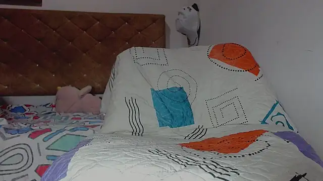 Snapshot of zoecyrus1 chatting on April 2026 12:31:01 PM zoecyrus1 online show from April 2026 12:31:01 PM