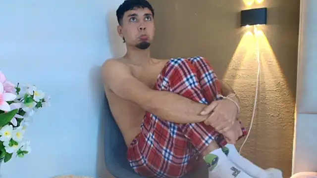 Noah Smith01 online show from April 2026 07:07:01 PM