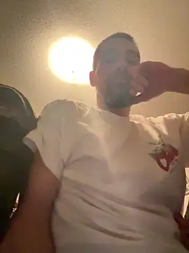 Snapshot of tommattsonn chatting on April 2026 05:27:02 AM tommattsonn online show from April 2026 05:27:02 AM
