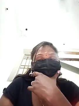 Snapshot of Tamil_Hot_Nisha chatting on February 2026 05:44:02 PM Tamil Hot Nisha online show from February 2026 05:44:02 PM