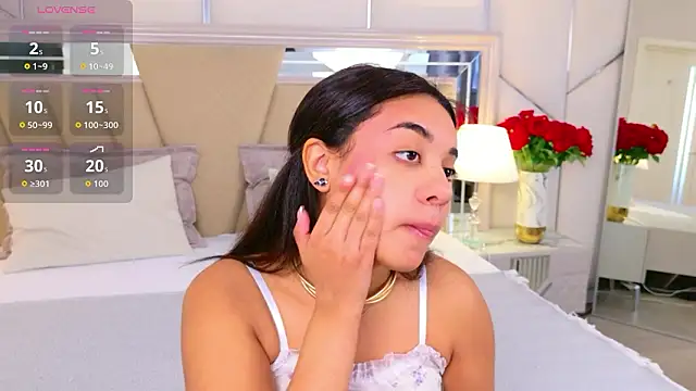 Snapshot of Luna_Cortier chatting on March 2026 05:57:02 AM Luna Cortier online show from March 2026 05:57:02 AM