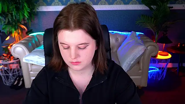 KristiFoxy online show from April 2026 06:48:02 PM