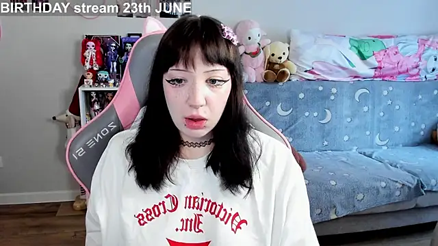 MollysLand online show from June 2026 09:01:02 AM