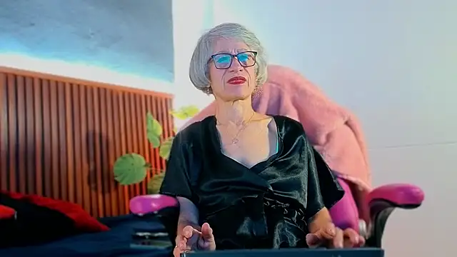 miss monserrate01 online show from February 2026 12:55:01 PM