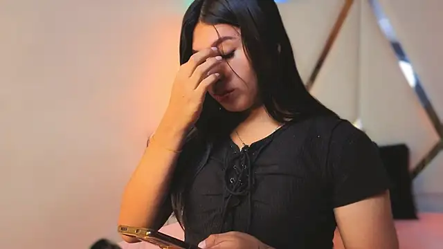 MeelFox online show from April 2026 01:00:02 PM