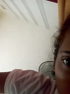 Snapshot of loveofpetitegirls34 chatting on March 2026 06:39:02 AM loveofpetitegirls34 online show from March 2026 06:39:02 AM