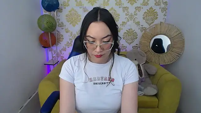 ALISS M  online show from February 2026 07:47:02 PM