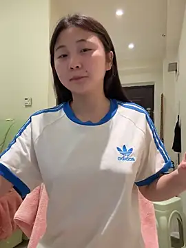 Snapshot of LXR77887 chatting on March 2026 09:42:01 AM LXR77887 online show from March 2026 09:42:01 AM