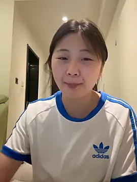 Snapshot of LXR77887 chatting on April 2026 03:35:01 AM LXR77887 online show from April 2026 03:35:01 AM