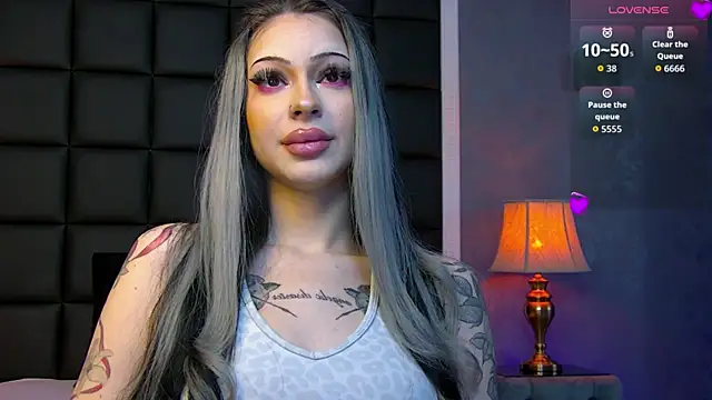 Snapshot of ValerieIce chatting on April 2026 02:03:02 PM ValerieIce online show from April 2026 02:03:02 PM