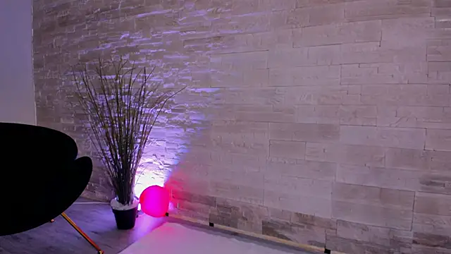 Snapshot of Ivorym00n chatting on March 2026 06:19:01 AM Ivorym00n online show from March 2026 06:19:01 AM