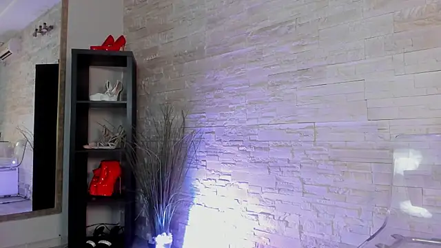 Snapshot of Ivorym00n chatting on April 2026 04:34:01 AM Ivorym00n online show from April 2026 04:34:01 AM