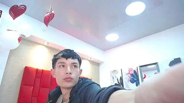 Skinny Office online show from March 2026 08:04:01 PM