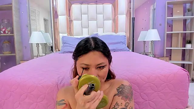 Goldentemptation  online show from June 2026 07:48:01 PM