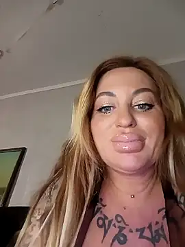 MiaMooly online show from April 2026 06:23:02 PM