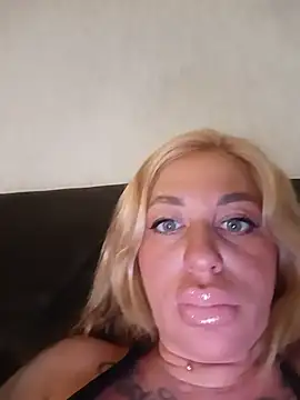 MiaMooly online show from June 2026 07:39:02 PM