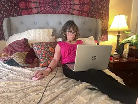 Snapshot of BrookiesLife chatting on May 2026 05:43:01 PM BrookiesLife online show from May 2026 05:43:01 PM