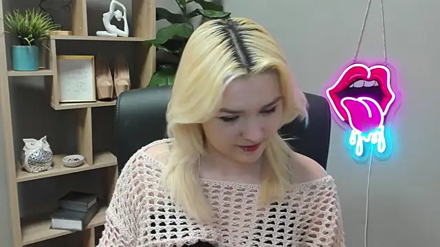 SweetLilyxo online show from March 2026 07:22:02 AM