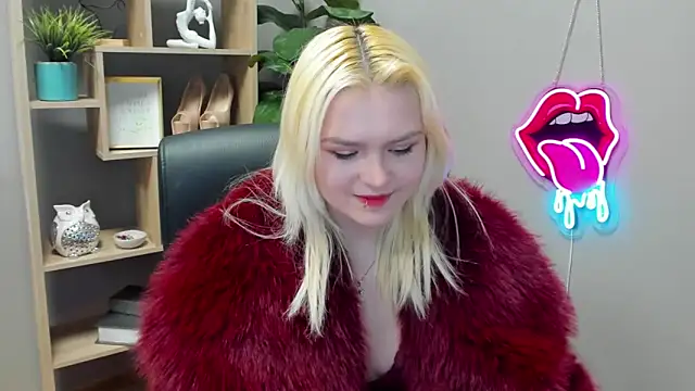 SweetLilyxo online show from April 2026 01:41:01 PM