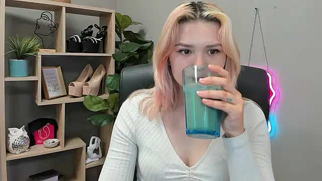 SweetLilyxo online show from July 2026 10:21:02 AM