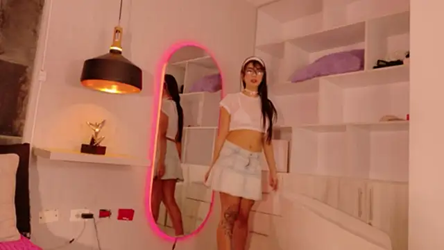 Snapshot of Pikayle chatting on April 2026 11:00:01 PM Pikayle online show from April 2026 11:00:01 PM