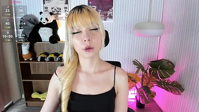 Snapshot of Laukyubey1 chatting on March 2026 07:32:01 PM Laukyubey1 online show from March 2026 07:32:01 PM