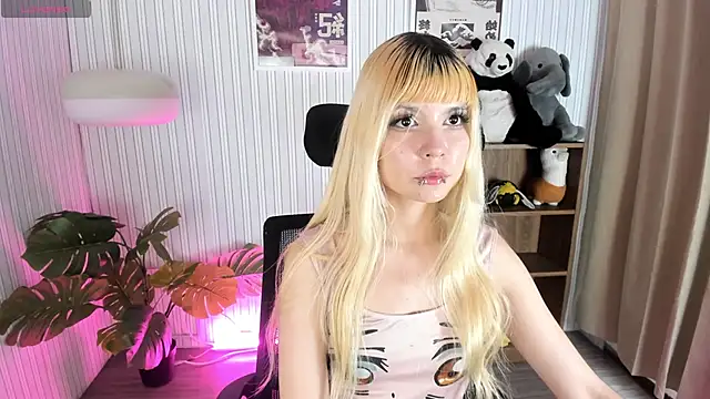 Snapshot of Laukyubey1 chatting on March 2026 08:13:02 PM Laukyubey1 online show from March 2026 08:13:02 PM