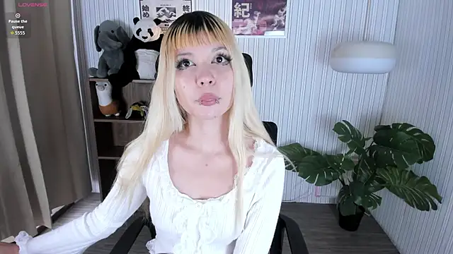 Snapshot of Laukyubey1 chatting on April 2026 07:36:01 PM Laukyubey1 online show from April 2026 07:36:01 PM