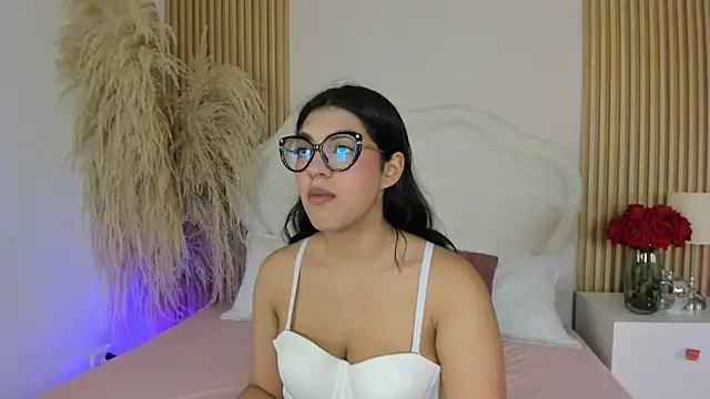 rebeca taylor online show from April 2026 03:17:01 AM