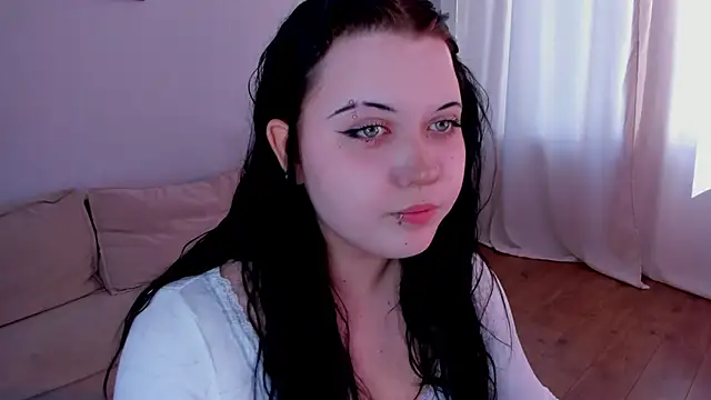 Snapshot of Kira_G0ld chatting on May 2026 09:03:02 AM Kira G0ld online show from May 2026 09:03:02 AM