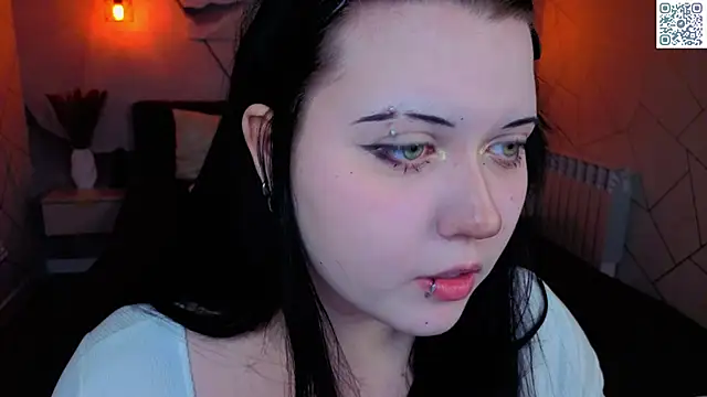 Snapshot of Kira_G0ld chatting on May 2026 09:03:02 AM Kira G0ld online show from May 2026 09:03:02 AM