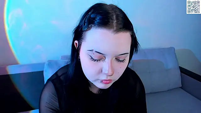 Snapshot of Kira_G0ld chatting on May 2026 09:04:02 AM Kira G0ld online show from May 2026 09:04:02 AM