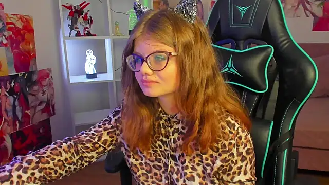 ChloeHalses online show from April 2026 05:06:02 PM