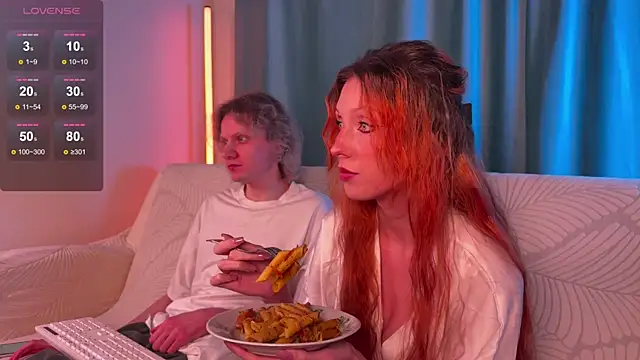 Snapshot of EternalDream_ chatting on April 2026 07:19:02 PM EternalDream online show from April 2026 07:19:02 PM