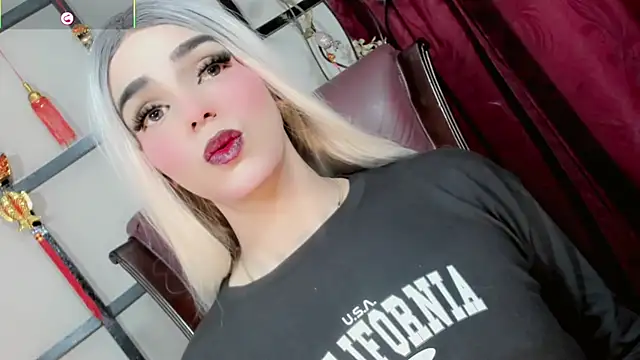 Snapshot of Maddye_Fox chatting on June 2026 03:33:01 AM Maddye Fox online show from June 2026 03:33:01 AM