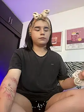 Snapshot of Daniellesins1 chatting on April 2026 02:44:02 AM Daniellesins1 online show from April 2026 02:44:02 AM