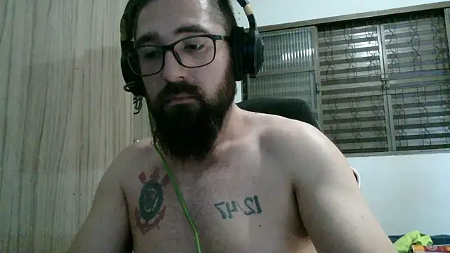 Snapshot of Redlovecouple chatting on February 2026 08:09:01 PM Redlovecouple online show from February 2026 08:09:01 PM