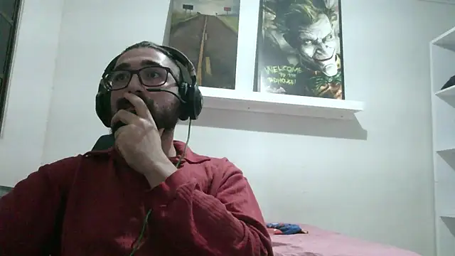 Snapshot of Redlovecouple chatting on April 2026 02:55:02 PM Redlovecouple online show from April 2026 02:55:02 PM