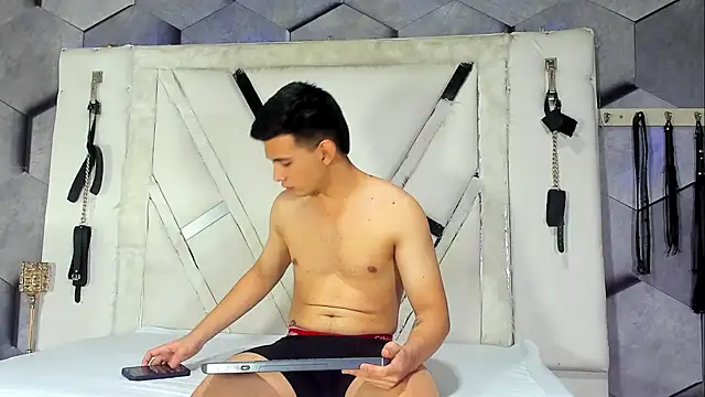 GoldenBoyM online show from February 2026 02:40:02 AM