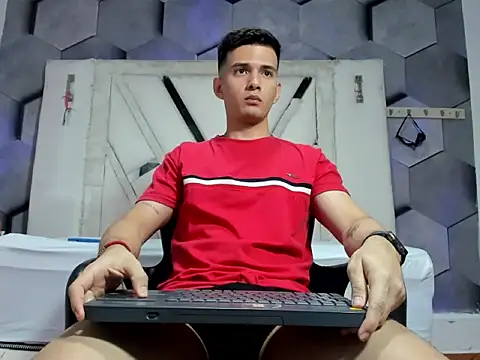 Snapshot of GoldenBoyM chatting on June 2026 03:53:02 AM GoldenBoyM online show from June 2026 03:53:02 AM