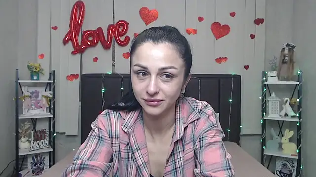 Snapshot of EvaClarkk chatting on April 2026 05:19:01 AM EvaClarkk online show from April 2026 05:19:01 AM