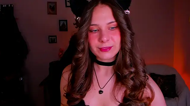 Snapshot of LanaLovely chatting on May 2026 06:19:02 AM LanaLovely online show from May 2026 06:19:02 AM