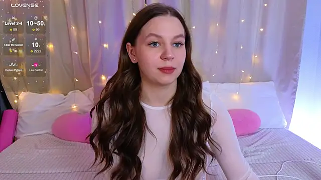 Snapshot of kira_sweety_x chatting on April 2026 06:17:02 PM kira sweety x online show from April 2026 06:17:02 PM