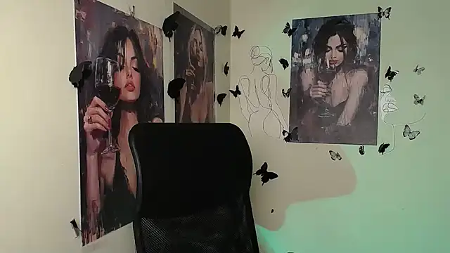 Snapshot of Rosalinda_ro chatting on April 2026 01:41:01 PM Rosalinda ro online show from April 2026 01:41:01 PM