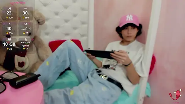 Snapshot of thanier_18 chatting on February 2026 07:32:02 PM thanier 18 online show from February 2026 07:32:02 PM