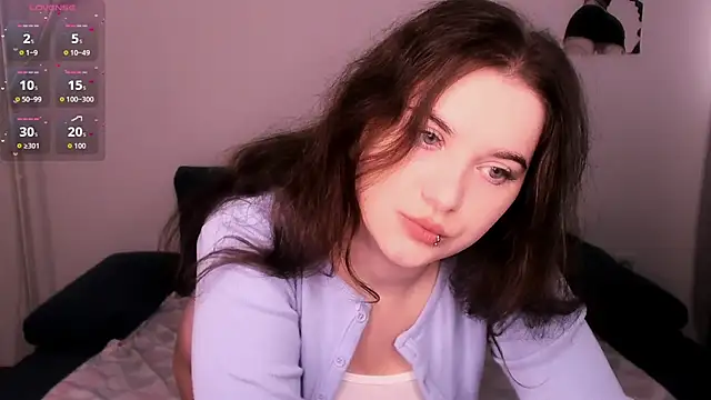 Snapshot of chloe_dashh chatting on April 2026 06:40:02 AM chloe dashh online show from April 2026 06:40:02 AM