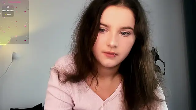 Snapshot of chloe_dashh chatting on April 2026 08:35:01 AM chloe dashh online show from April 2026 08:35:01 AM