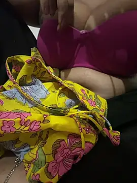 Snapshot of JOYAPARVEEN chatting on March 2026 07:22:02 PM JOYAPARVEEN online show from March 2026 07:22:02 PM